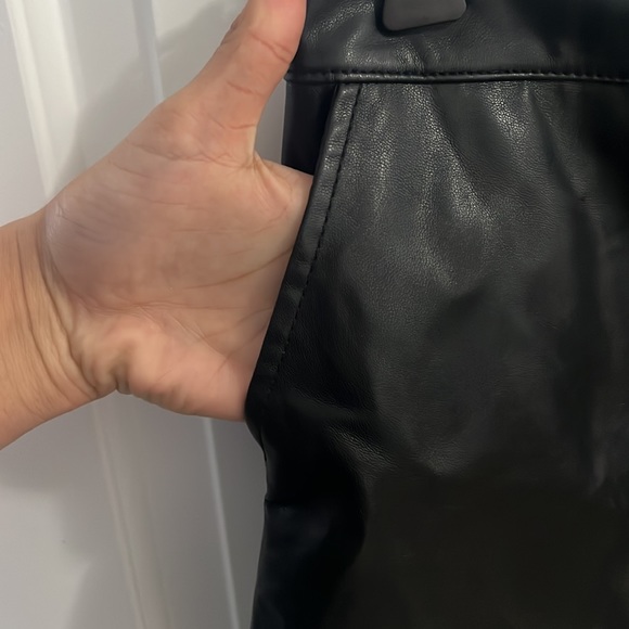 Forever21 black faux leather mini skirt - Picture 3 of 5
